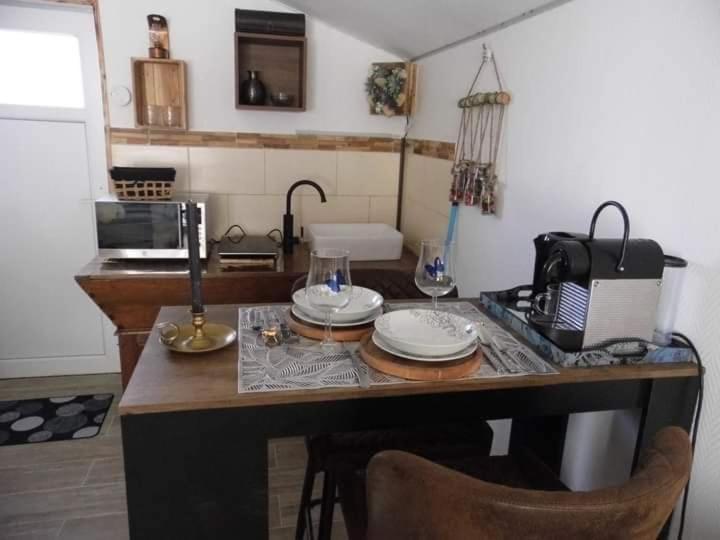 L'Histoire De L'Ouest , Jacuzzi Appartement Dole Exterior foto